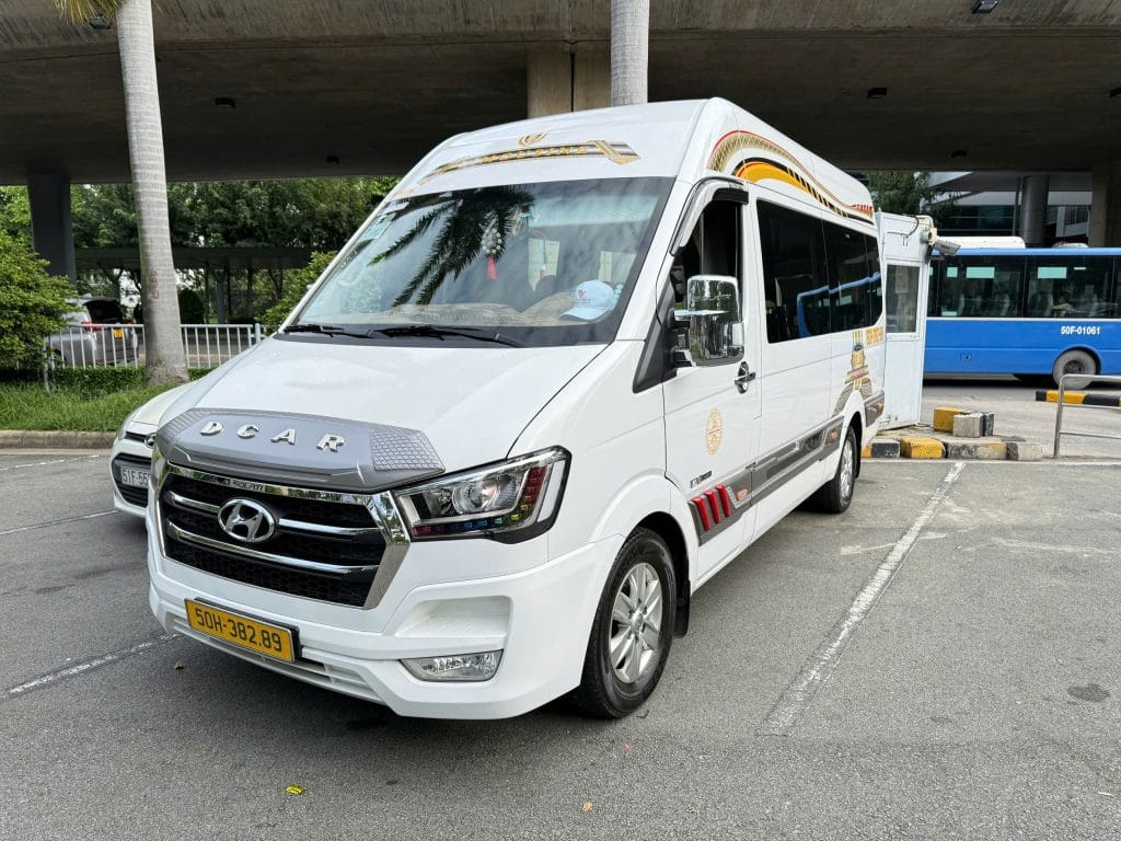 thuê xe 16 chỗ đám cưới