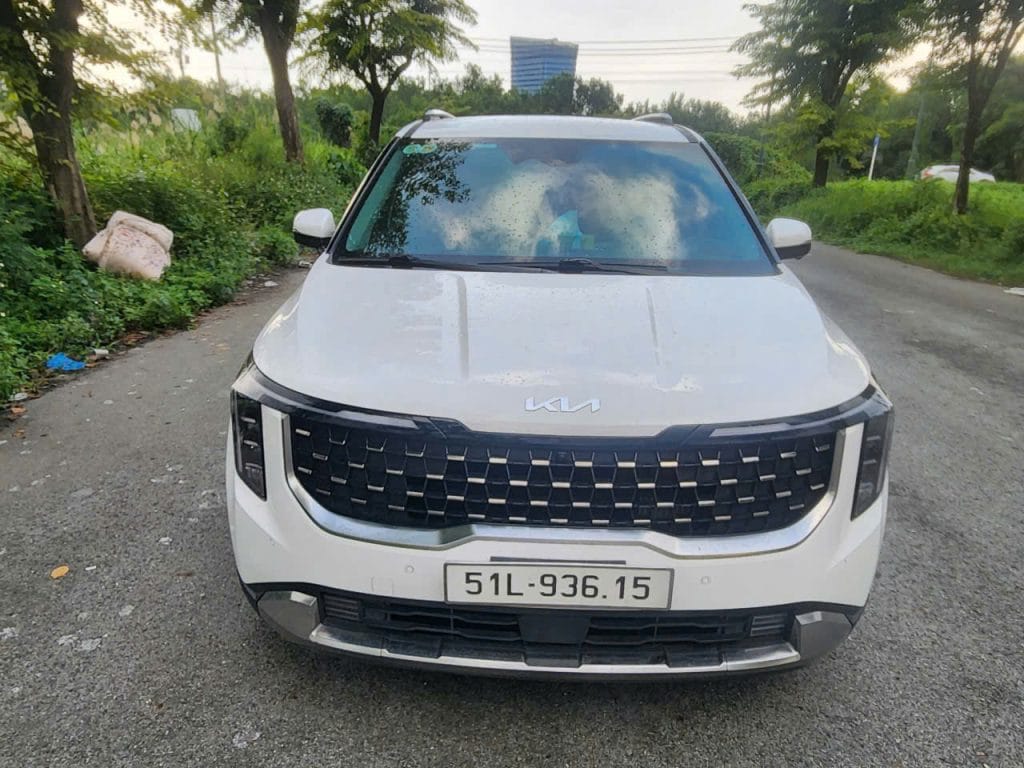 Thuê Xe Carnival Đi Golf Sông Bé
