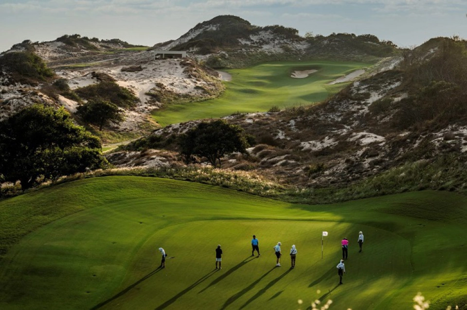 sân golf the bluffs hồ tràm