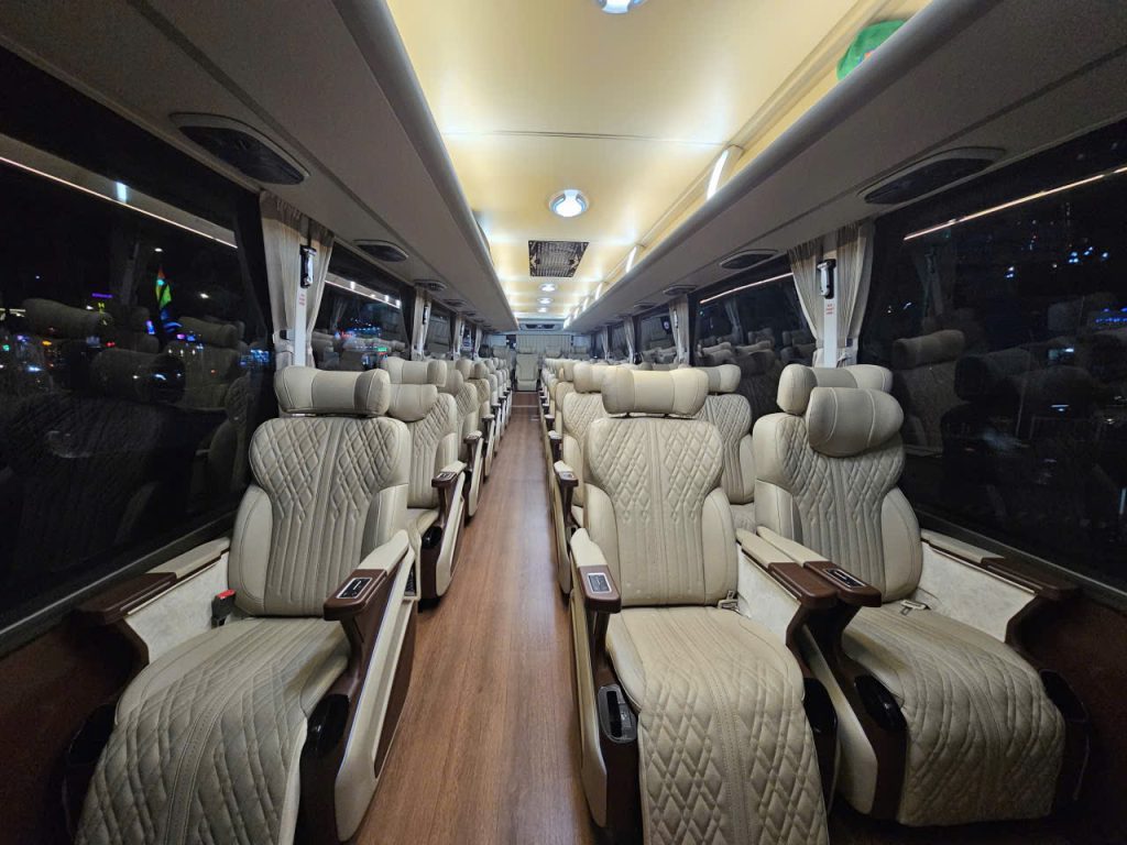 thuê xe limousine 28 chỗ