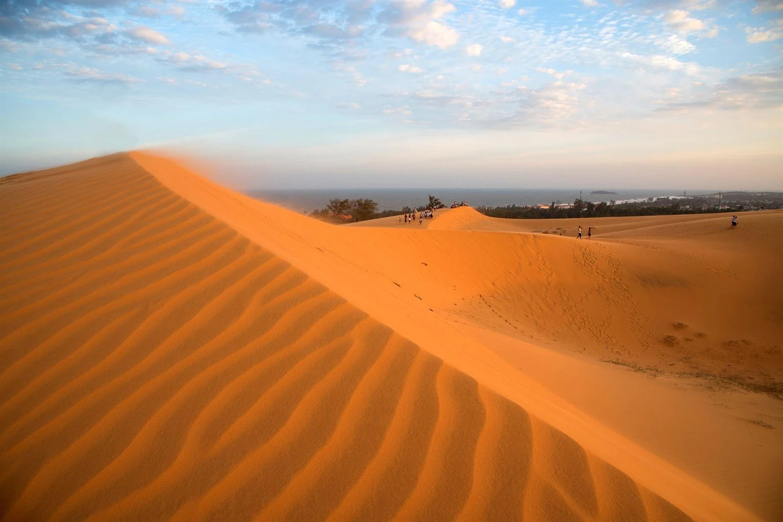 Thuê xe 34 chỗ TPHCM đi Phan Thiết Mũi Né