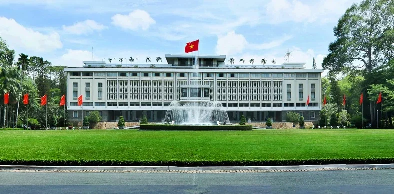 Thuê xe tham quan Dinh Độc Lập TPHCM