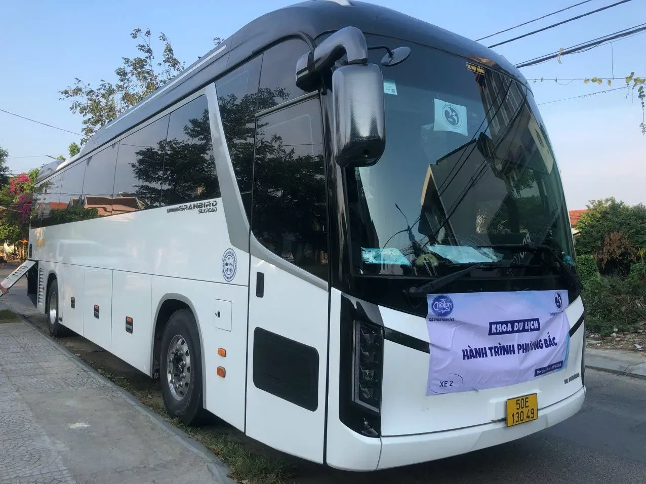 Thuê xe Kia Granbird 45 chỗ TPHCM