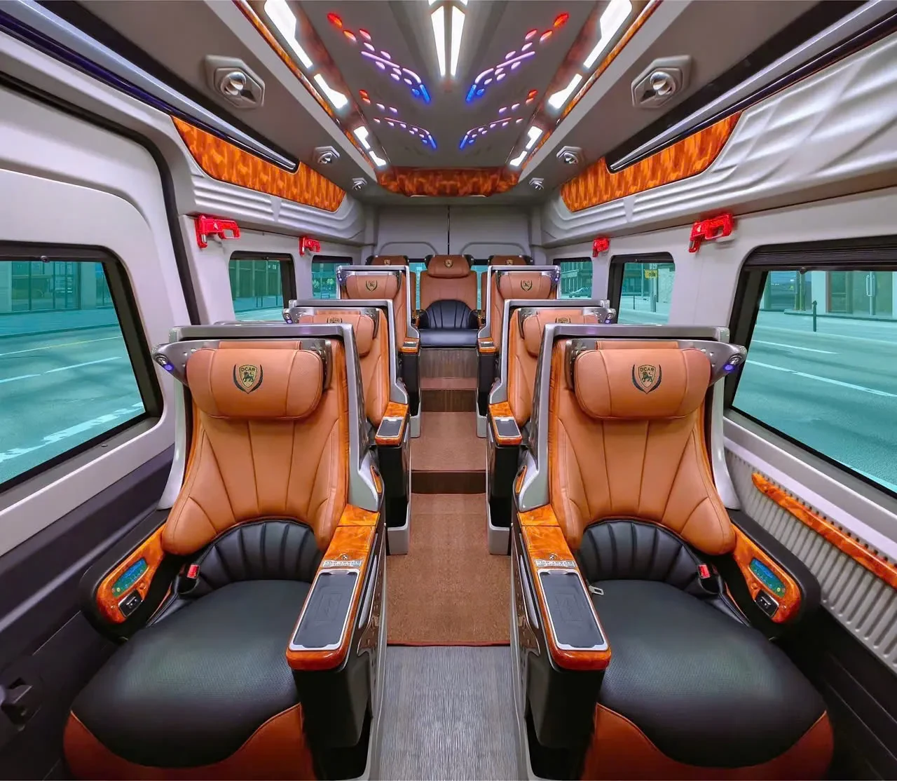 Nội thất Limousine 11 chỗ cao cấp phục vụ tuyến tỉnh về TPHCM
