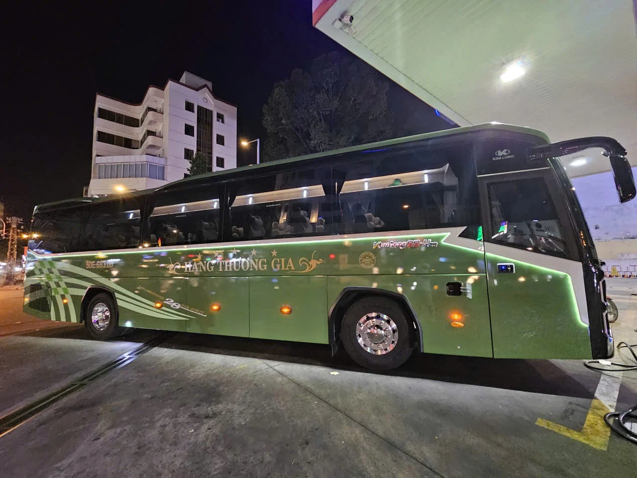 Xe Limousine 28 chỗ Kim Long phục vụ đoàn tại TPHCM