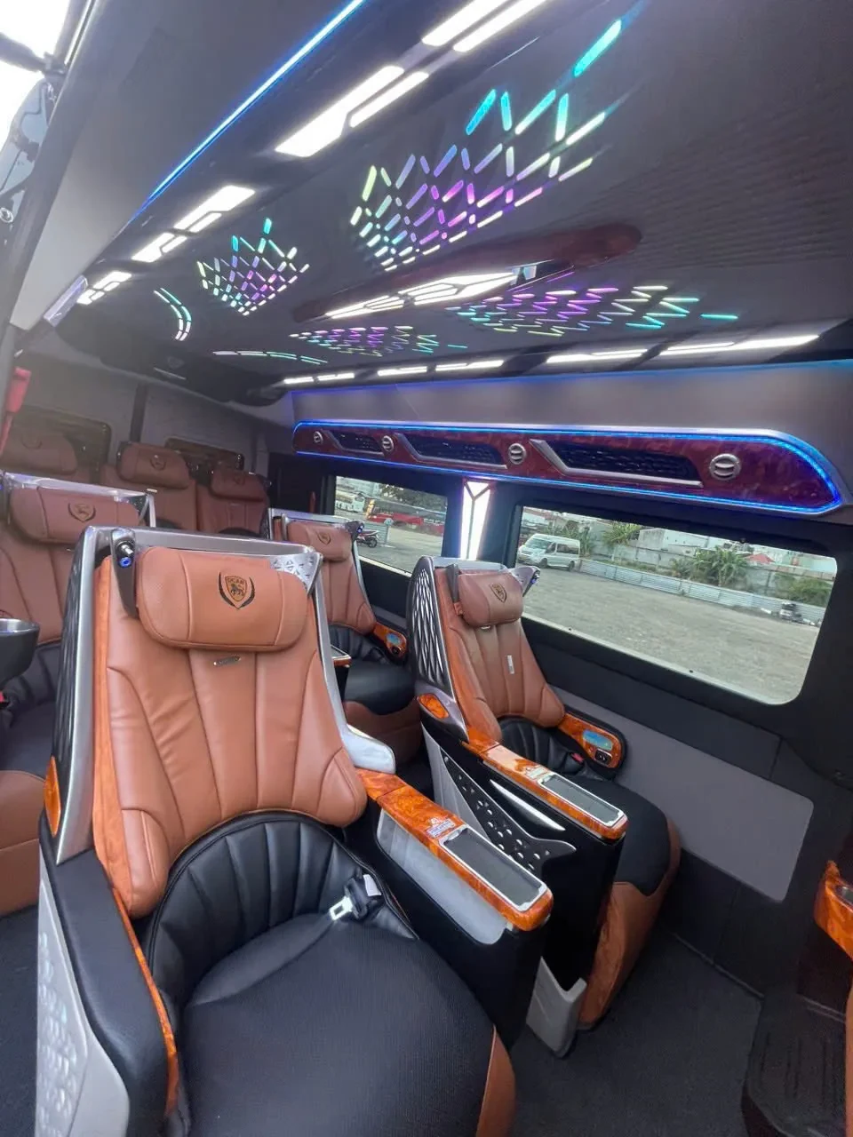 Hệ thống đèn LED nội thất xe Limousine DCAR