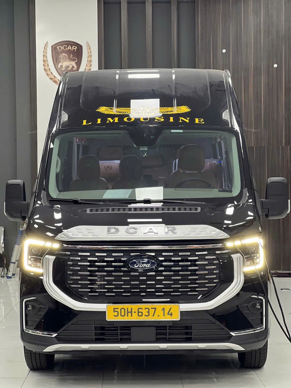 Limousine 9 chỗ phục vụ tuyến du lịch về TPHCM
