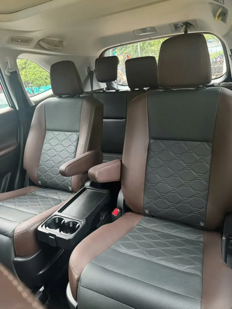 nội thất thuê xe 7 chỗ