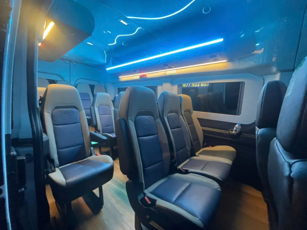 nội thất xe 16 chỗ ford transit cao cấp