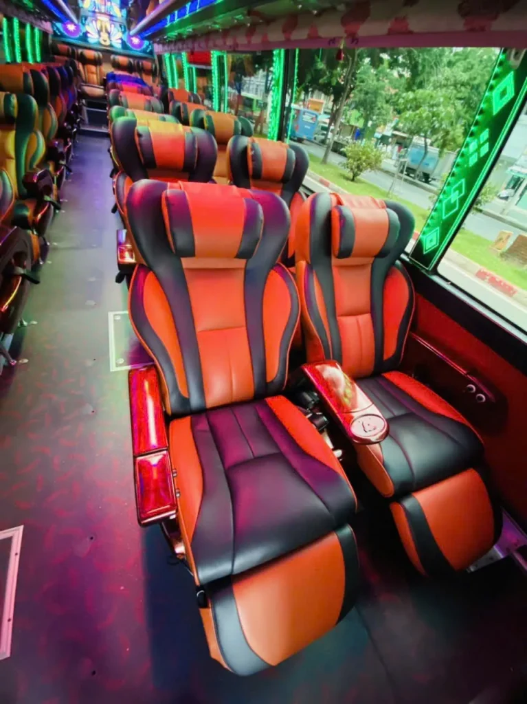 thuê xe limousine 28 chỗ ghế massage