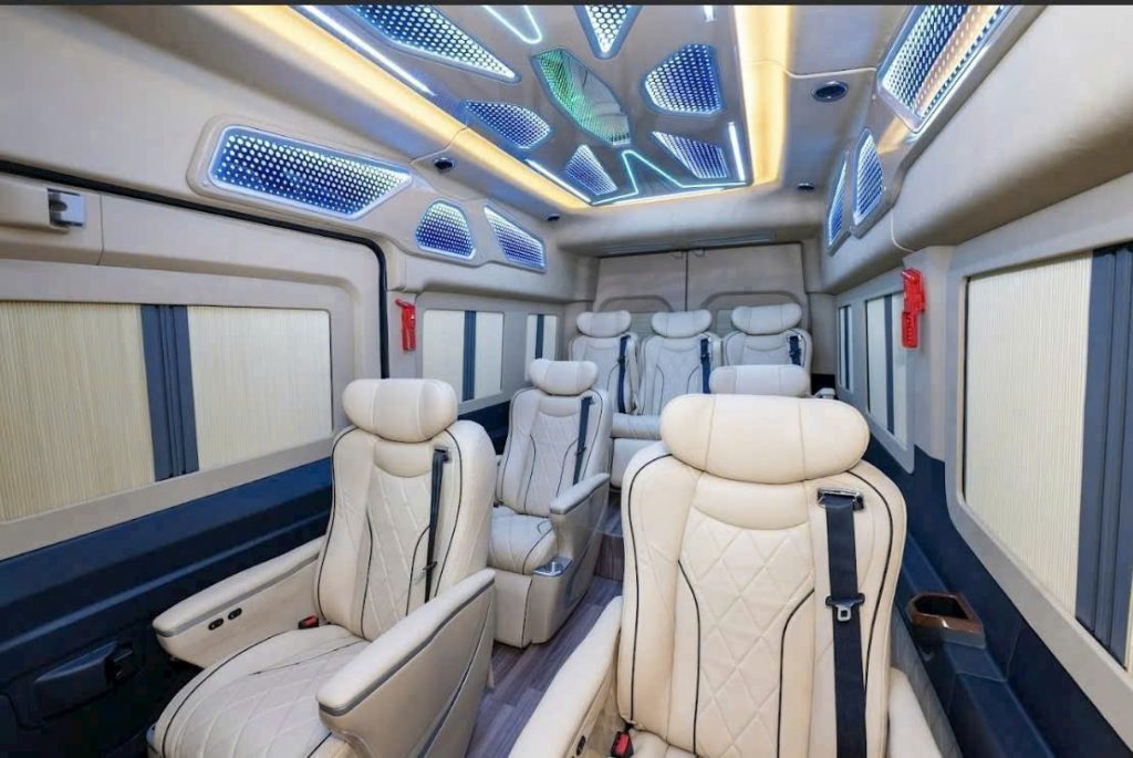 thuê xe limousine 9 chỗ giá rẻ
