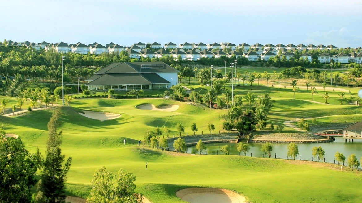 Thuê xe TPHCM đi Sea Links Golf Country Club Phan Thiết