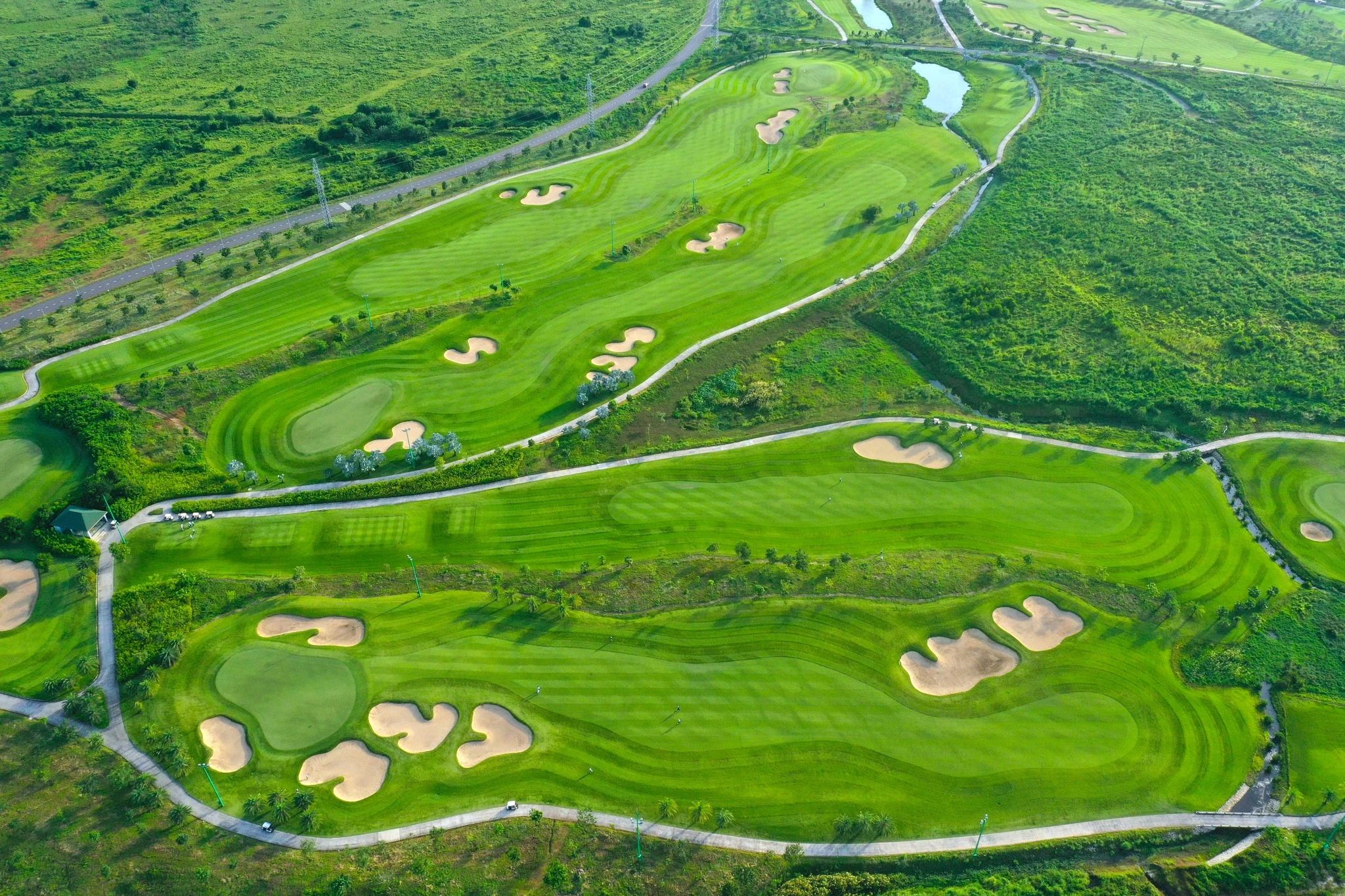 Thuê xe TPHCM đi sân golf Châu Đức