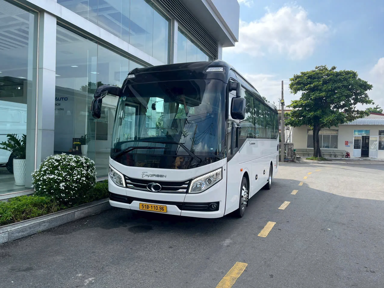 Xe Thaco 29 chỗ cho thuê tại TPHCM có tài xế