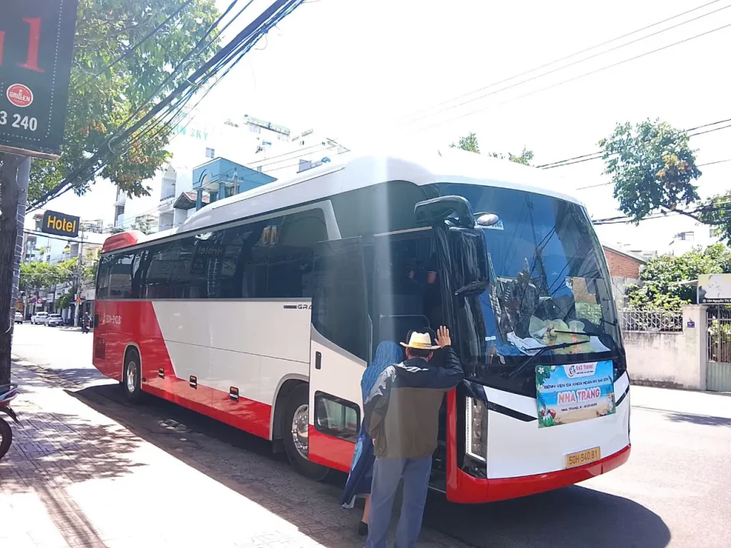thuê xe 45 chỗ đi Bến Tre