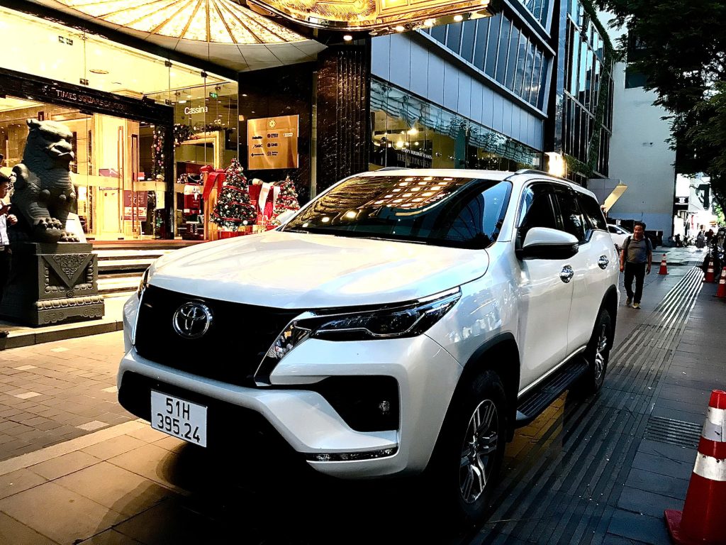 thuê xe 7 chỗ fortuner