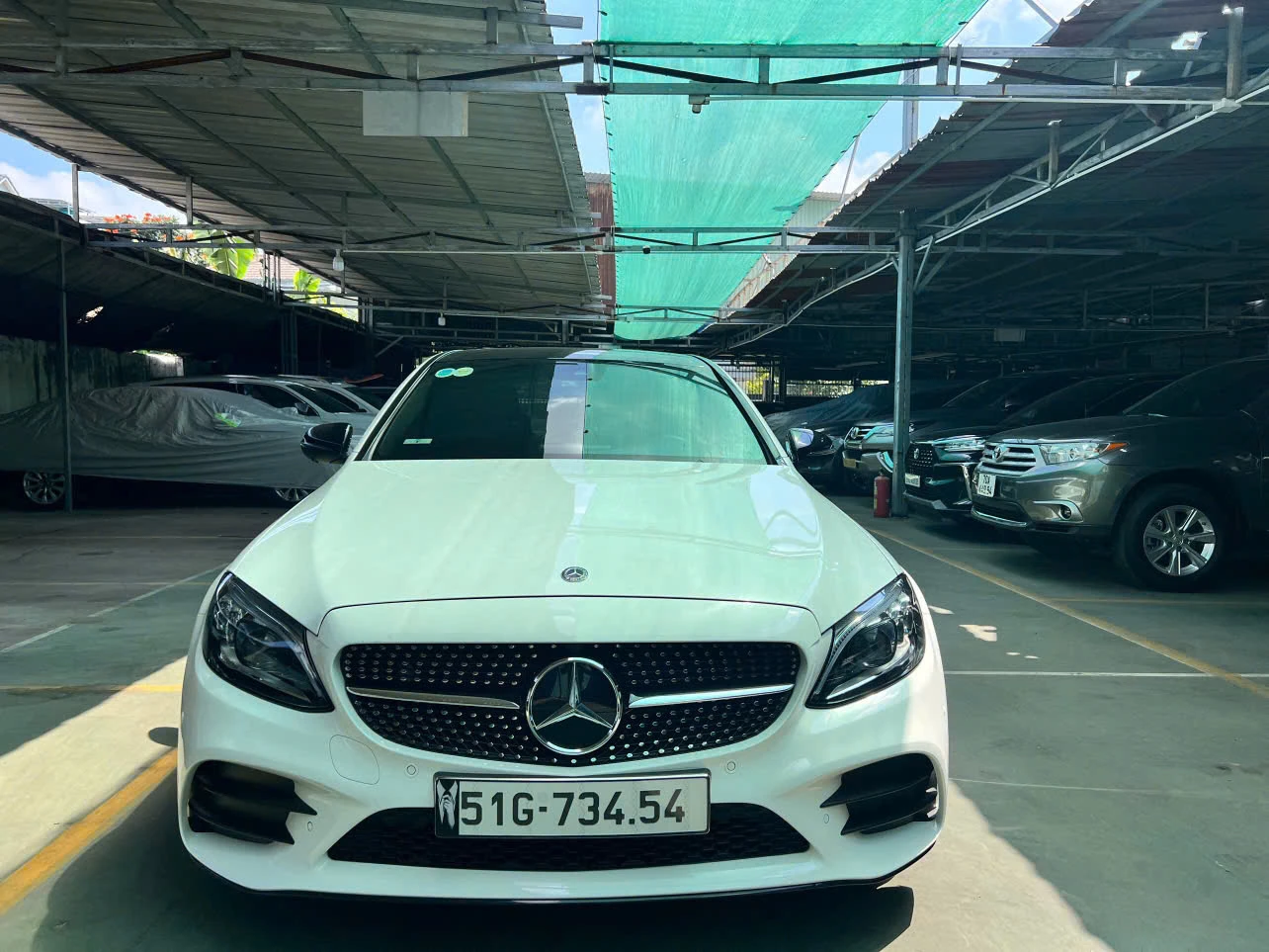 Thuê Mercedes C300 có tài xế tại TPHCM