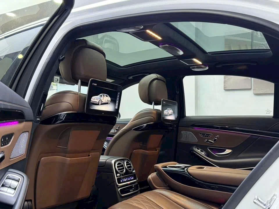 Nội thất Mercedes S450 mẫu cũ tại TPHCM