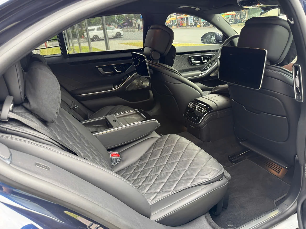 Khoang nội thất Mercedes S450 mẫu mới