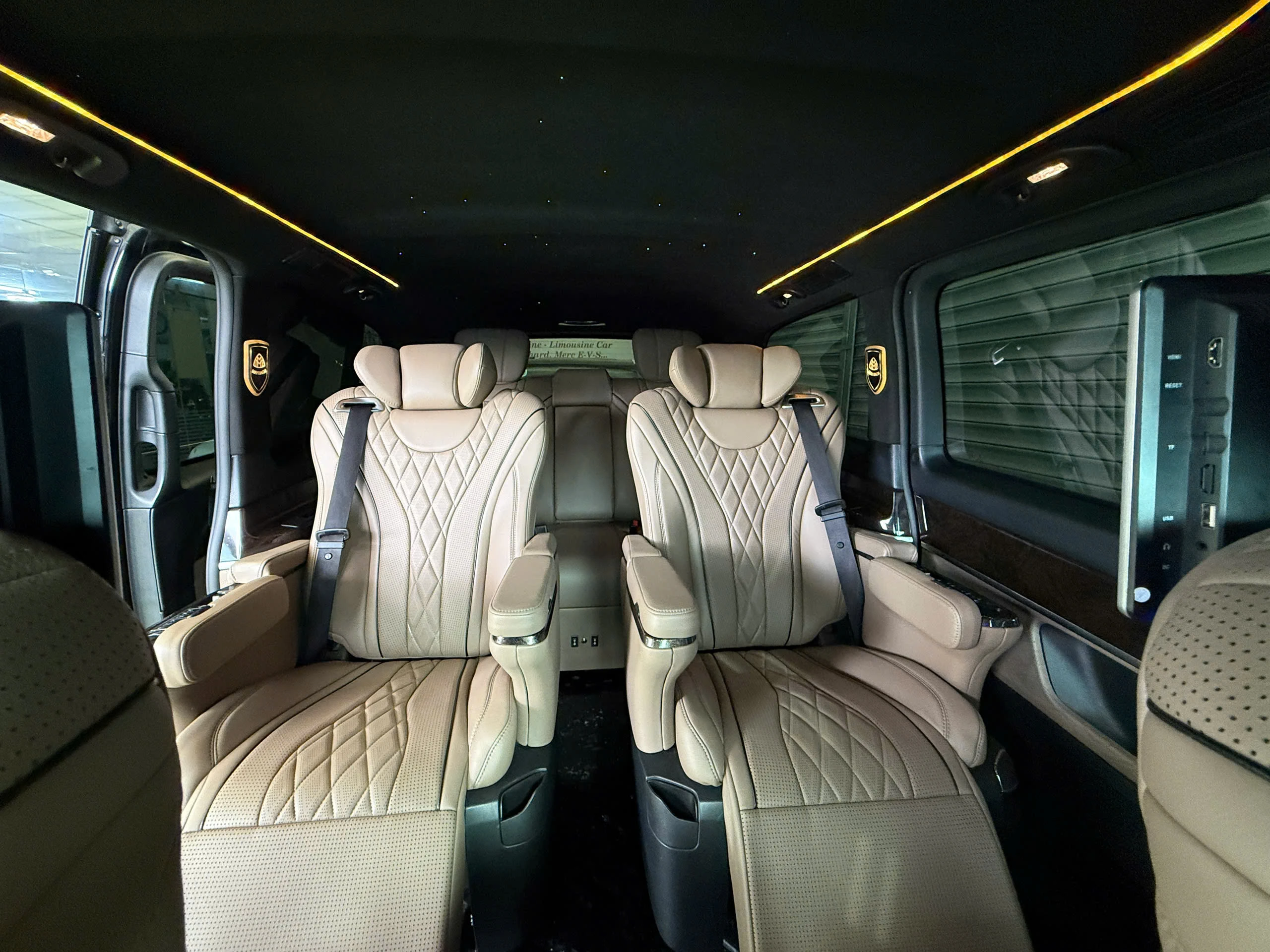 Nội thất Mercedes V250 cao cấp