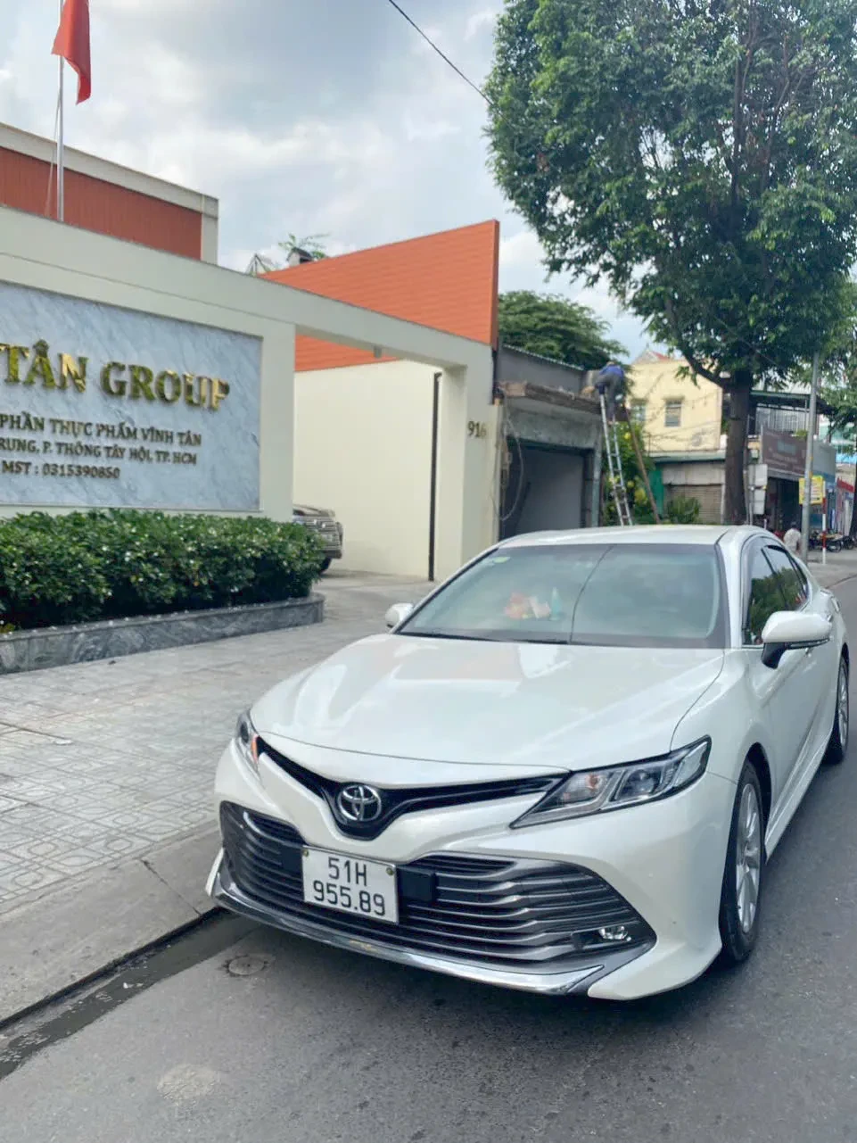 Thuê xe Toyota Camry cao cấp tại TPHCM
