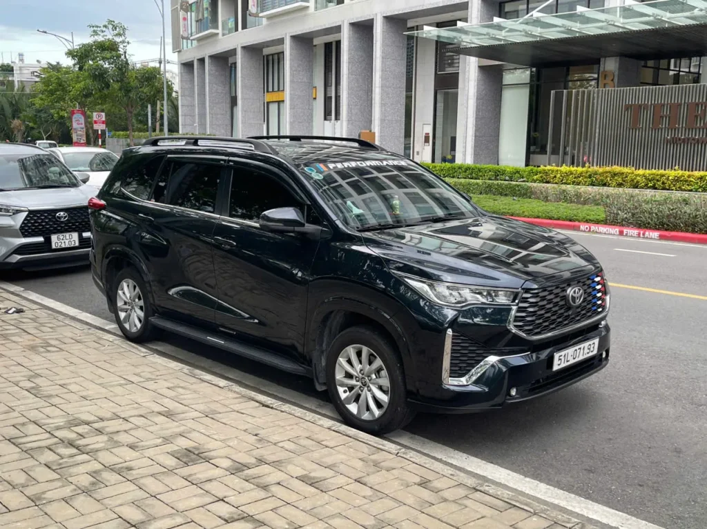 thuê xe 7 chỗ innova