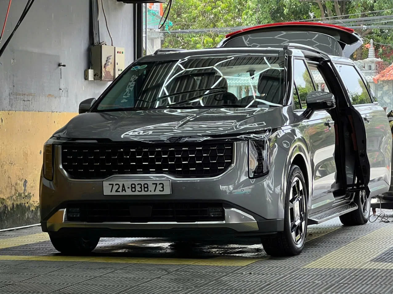 Kia Carnival for private travel with a driver from Ho Chi Minh City