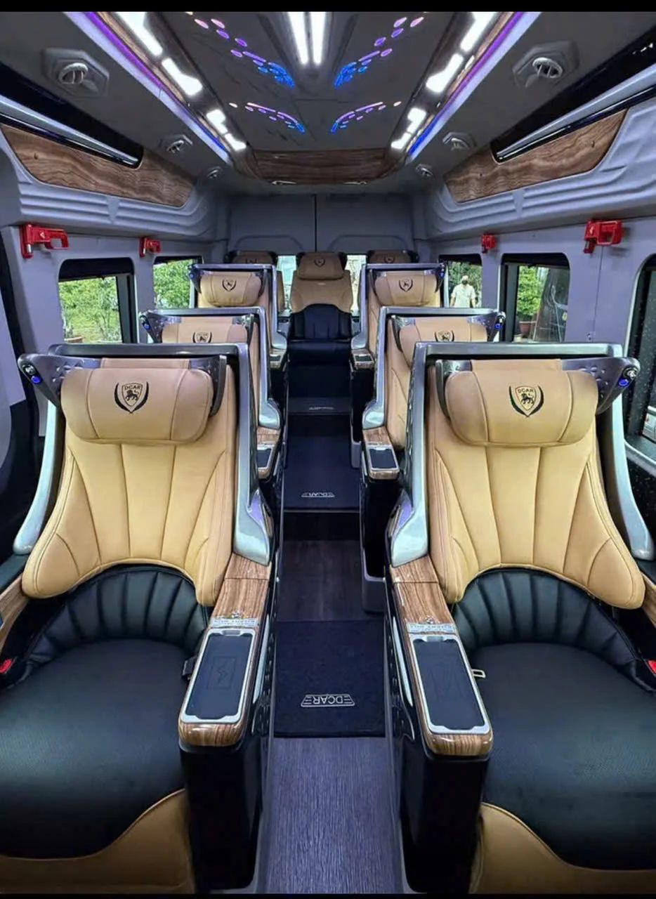 Thuê xe Limousine 11 chỗ tại TPHCM có tài xế DCAR VIP