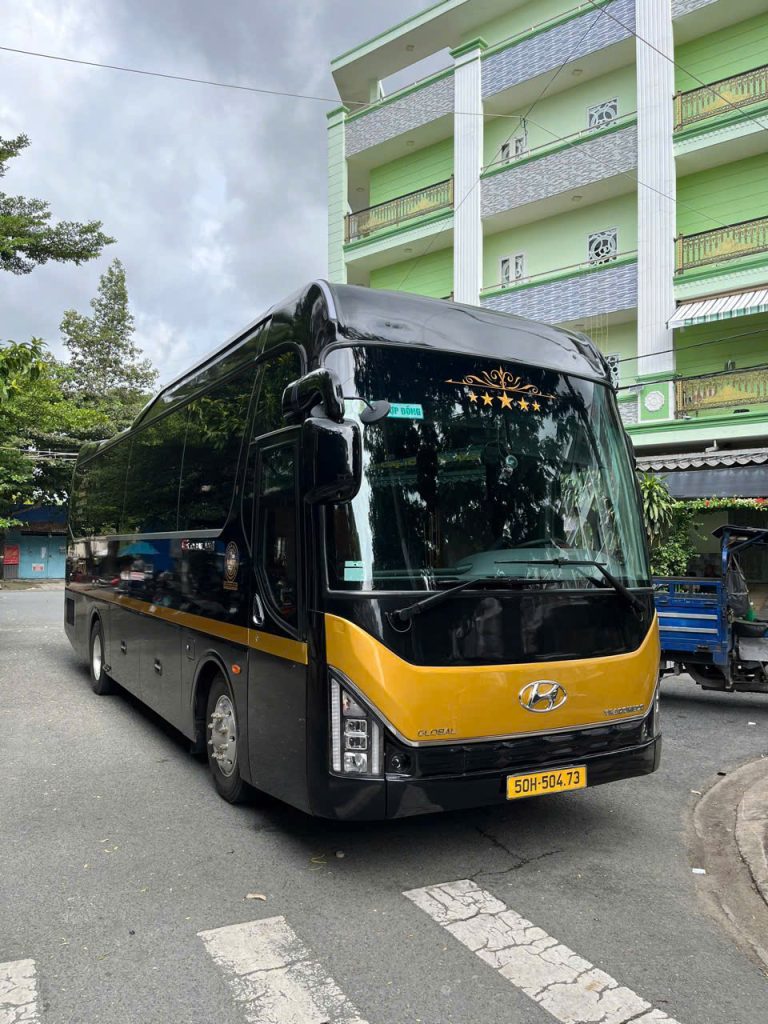 thuê xe limousine 18 chỗ đi quy nhơn