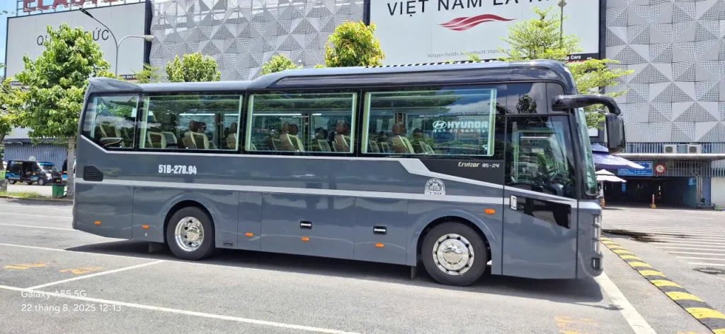 thuê xe Limousine 22 chỗ đi Cần Thơ