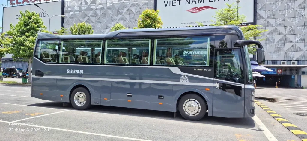 thuê xe limousine 22 chỗ đi vĩnh long