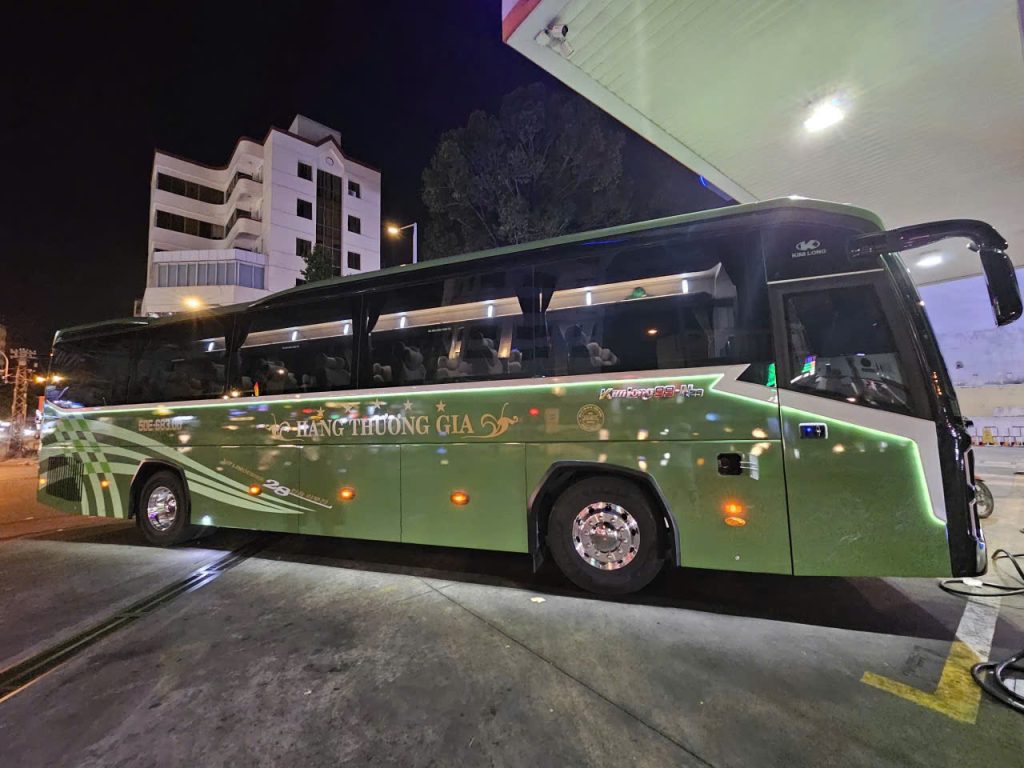 thuê xe Limousine 28 chỗ đi Đồng Nai