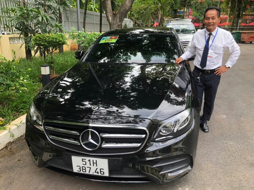 thuê xe cao cấp 4 chỗ