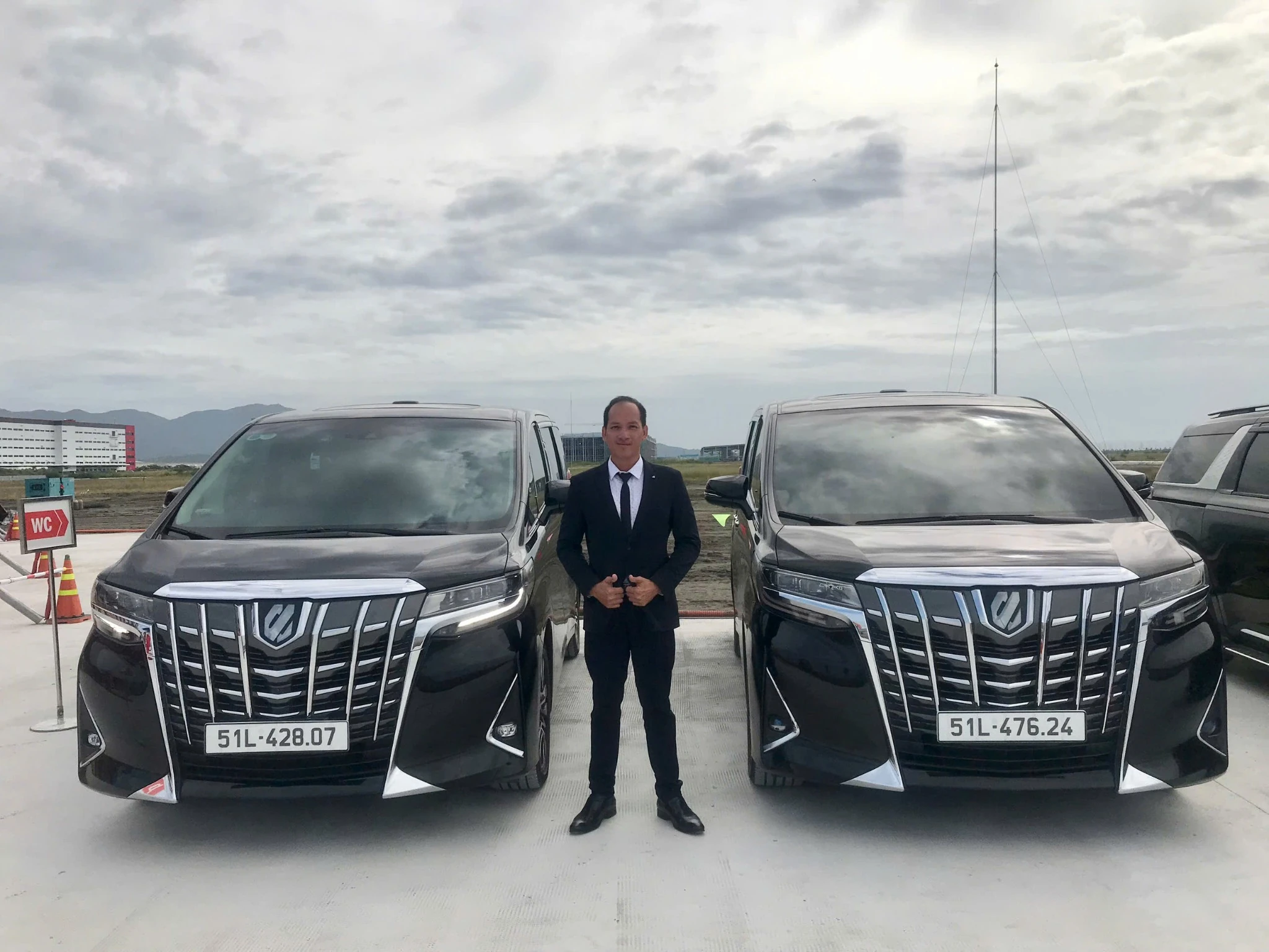 Đội xe Toyota Alphard cao cấp tại TPHCM