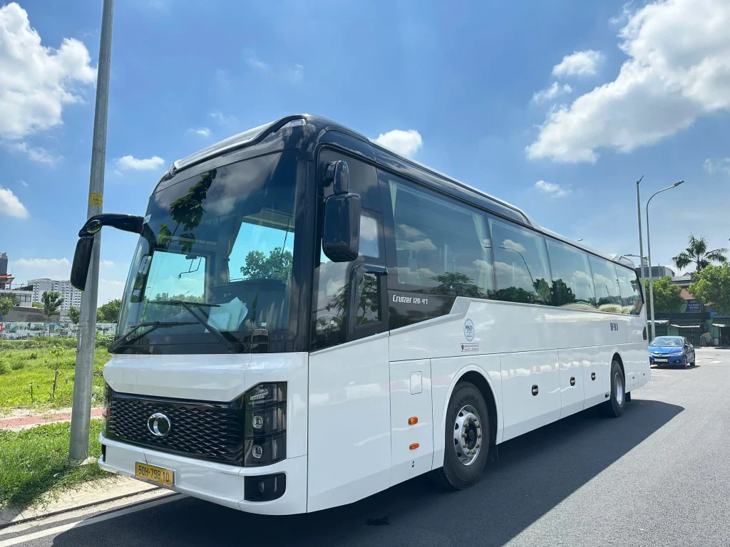 thuê xe 45 chỗ thaco